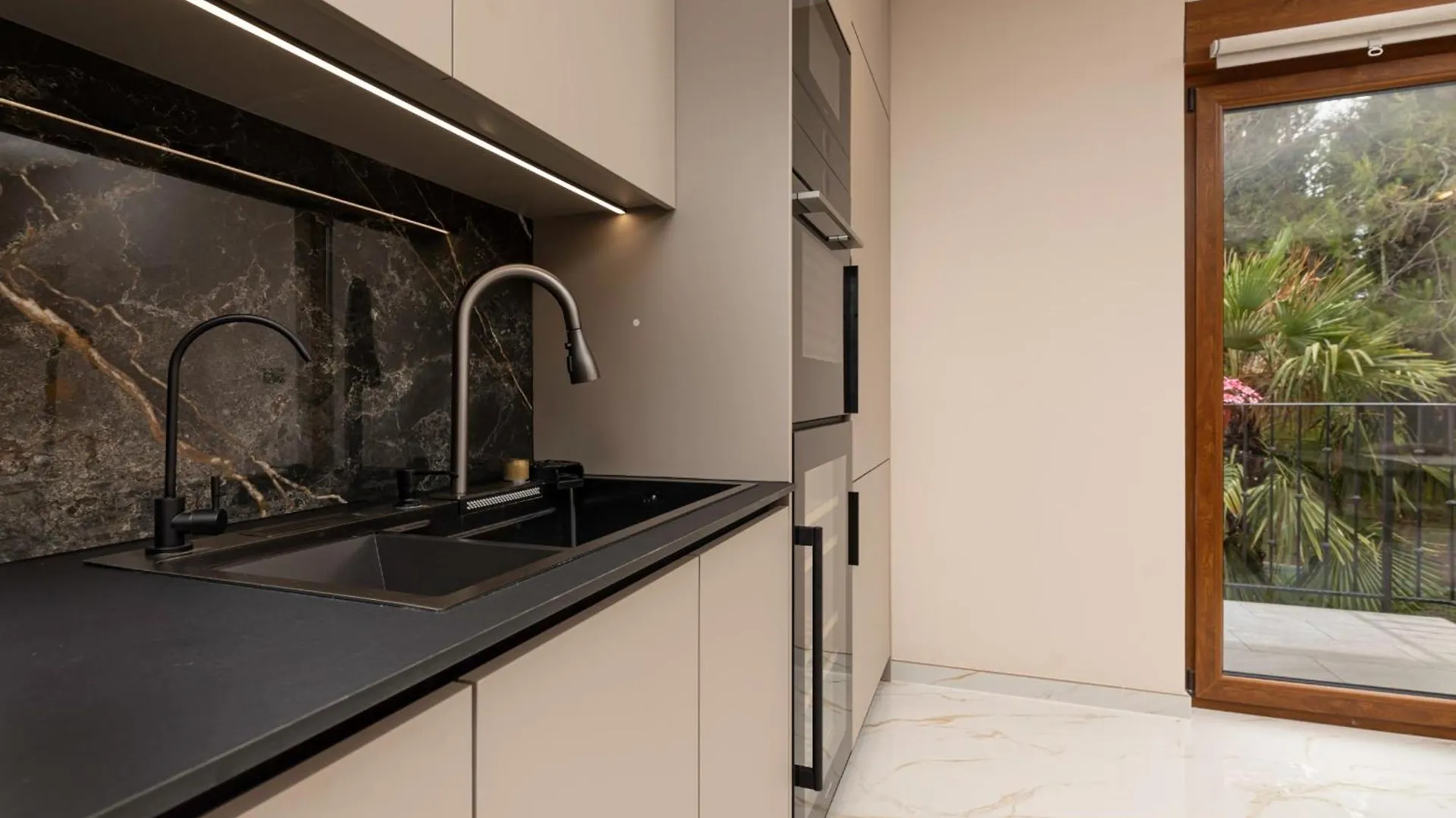 88 Trees Luxury Apartment Malinska Croaţia